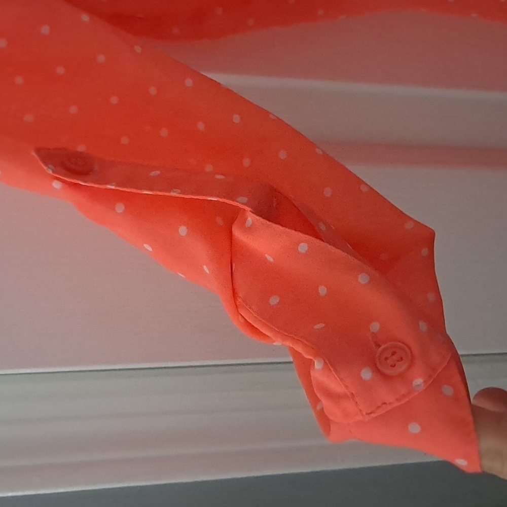Blouse - Picture 2 of 3